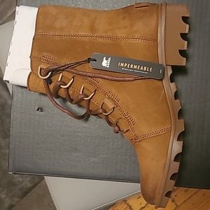Brand New Sorel Phoenix Short Lace Boots